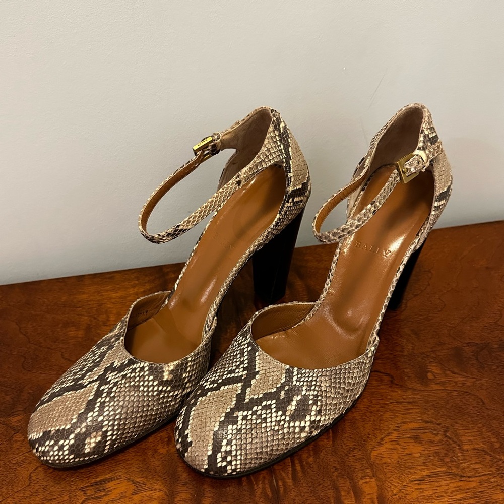 Bally Heels - Picture 3 of 11